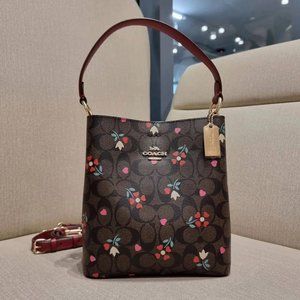 coach Small Town Bucket Bag In Signature Canvas With Heart Petal Print c7975